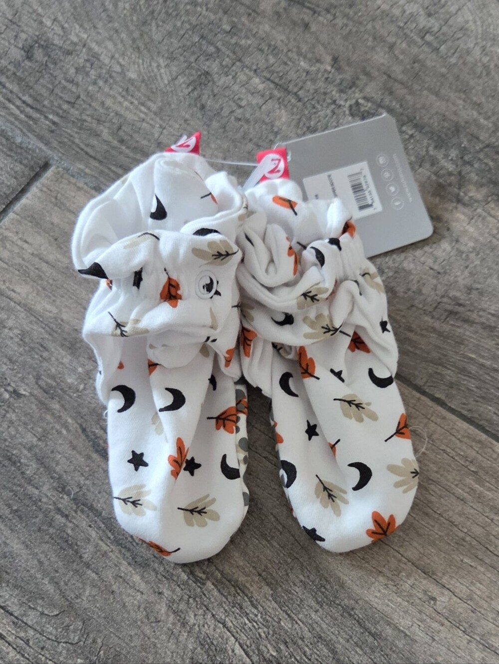 Zutano EUC 18 Months Black Long Sleeve Tee and Fall Leaf Booties - Picture 4 of 5